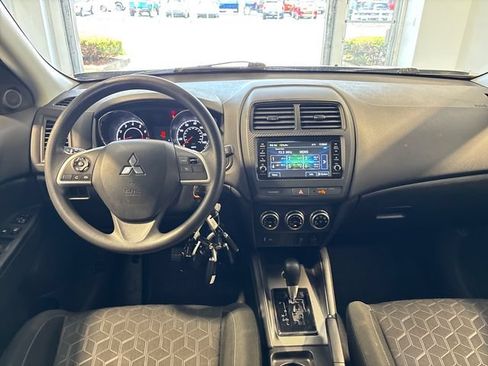 Used 2025 Mitsubishi Outlander Sport AWD image 16