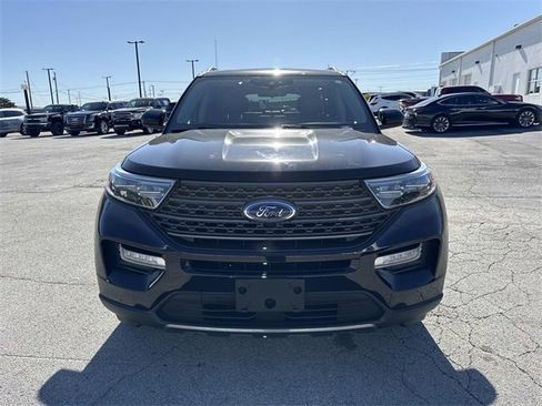 Used 2022 Ford Explorer XLT w/ Equipment Group 202A image 9
