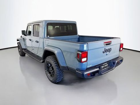 New 2025 Jeep Gladiator Sport image 5
