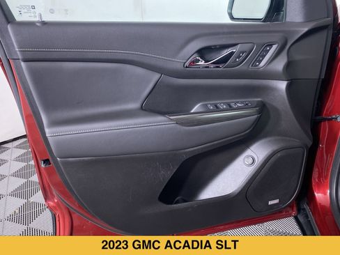 Certified 2023 GMC Acadia SLT w/ Preferred Package FWD image 11