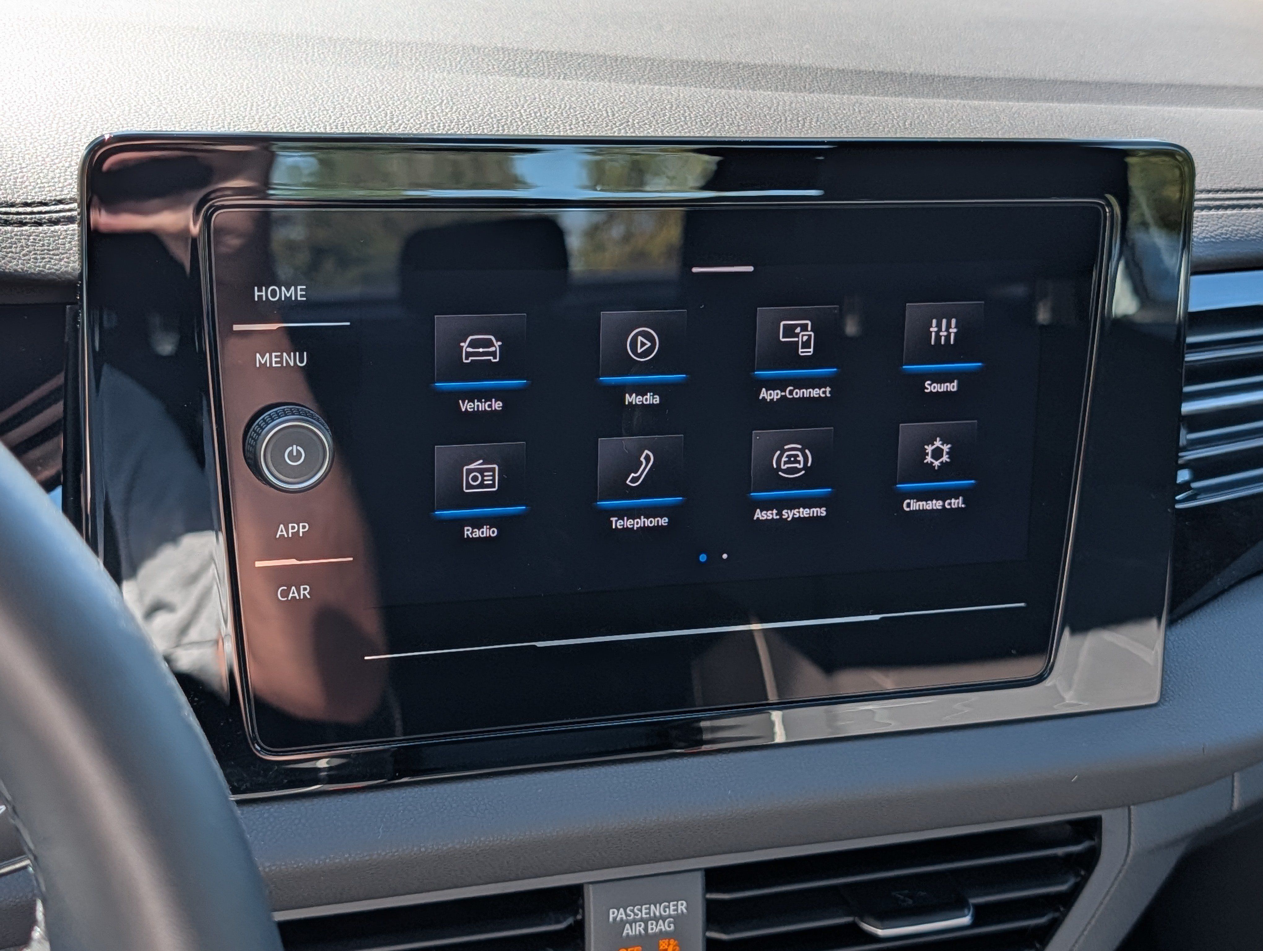 Certified 2025 Volkswagen Jetta Sport FWD image 22
