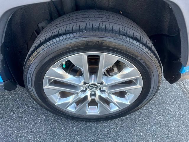 Used 2019 Toyota RAV4 XLE Premium w/ Advanced Technology Package FWD image 10