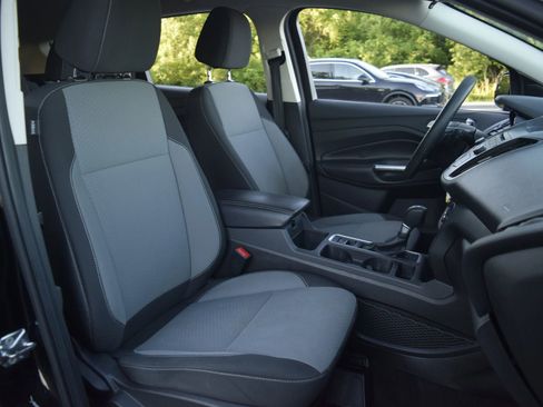 Used 2017 Ford Escape SE FWD image 9