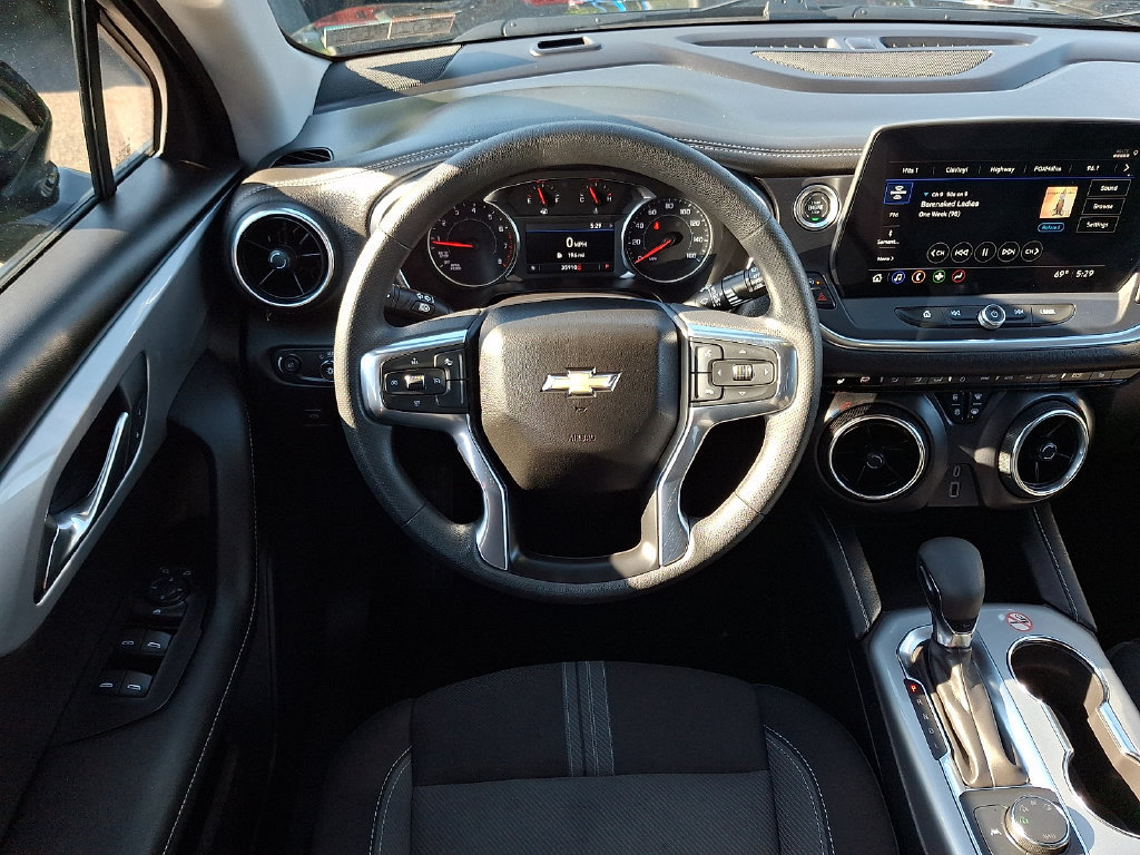 Used 2025 Chevrolet Blazer LT AWD/4WD image 13