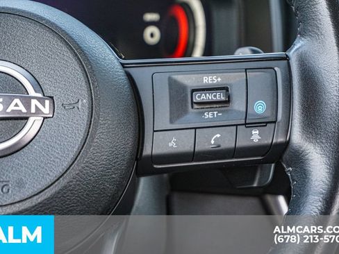 Used 2024 Nissan Rogue SL AWD/4WD image 30