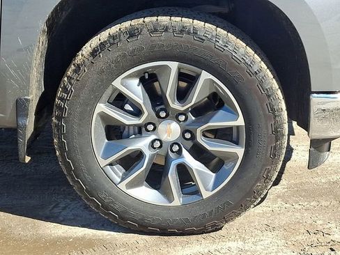Used 2026 Chevrolet Silverado 1500 LT AWD/4WD image 25