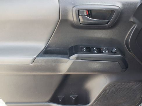 Used 2022 Toyota Tacoma SR AWD/4WD image 27