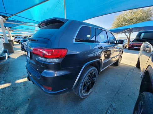 Used 2015 Jeep Grand Cherokee Altitude image 4