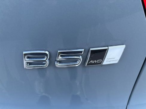 Certified 2023 Volvo XC40 B5 Ultimate w/ Protection Package Premier AWD/4WD image 9