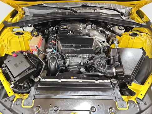 Used 2017 Chevrolet Camaro LT RWD image 22
