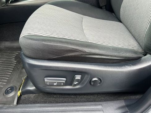 Used 2016 Toyota 4Runner SR5 AWD/4WD image 23