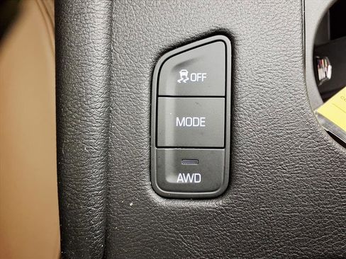 Used 2017 Cadillac XT5 Platinum w/ Driver Assist Package image 22