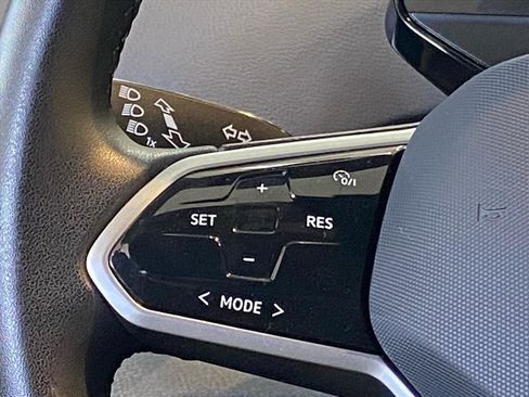 Certified 2023 Volkswagen ID.4 Standard image 5