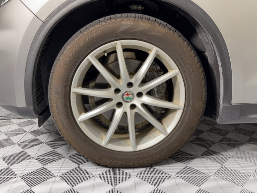 Used 2018 Alfa Romeo Stelvio Ti AWD/4WD image 13