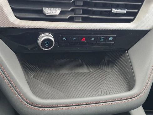 Used 2025 Ford Explorer Active image 26