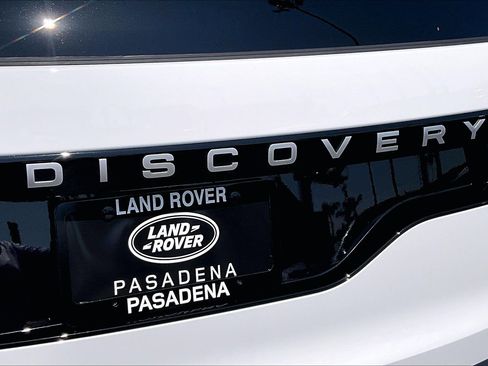 New 2026 Land Rover Discovery S AWD/4WD image 7