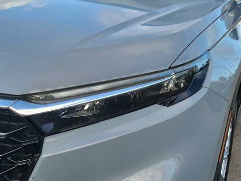 Used 2025 Honda CR-V EX image 10