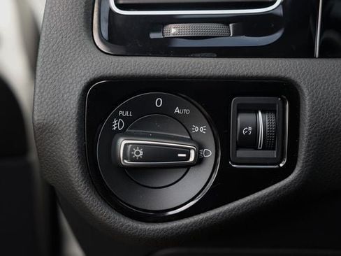 Used 2019 Volkswagen GTI SE FWD image 46