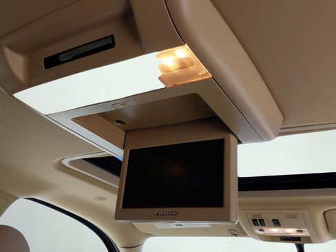 Used 2013 Chevrolet Tahoe LTZ image 17