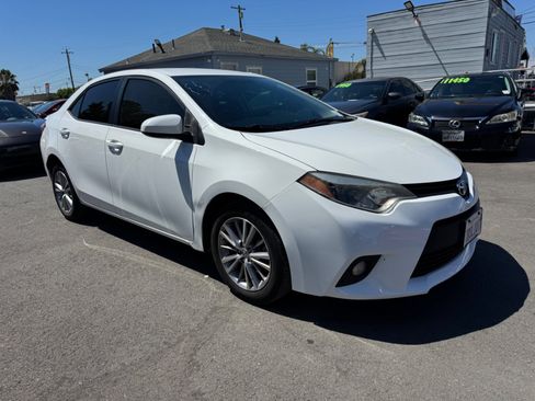 Used 2014 Toyota Corolla LE FWD image 4