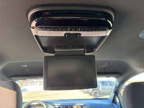 Used 2020 Chrysler Pacifica Touring w/ S Appearance Package image 11