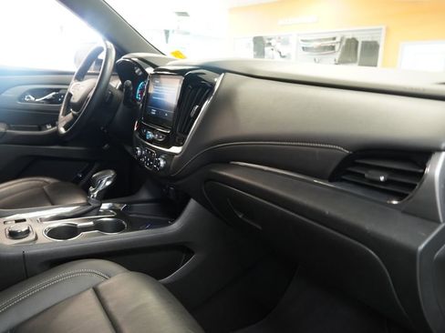 Used 2023 Chevrolet Traverse LT image 31