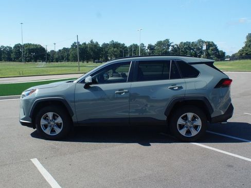 Used 2022 Toyota RAV4 XLE FWD image 12