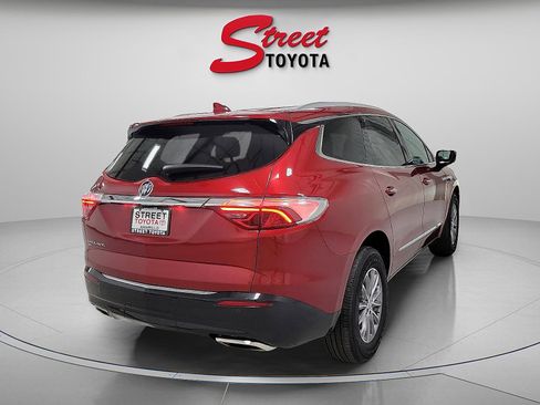 Used 2024 Buick Enclave Premium image 4