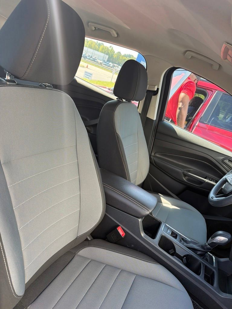 Used 2017 Ford Escape S FWD image 8