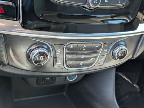 Used 2018 Chevrolet Traverse LS FWD image 26