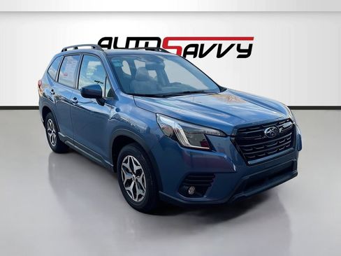 Used 2023 Subaru Forester Premium AWD/4WD image 1