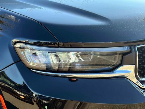 Certified 2023 Jeep Grand Cherokee Laredo image 8