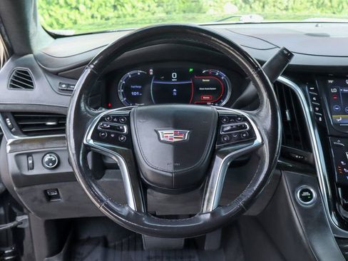 Used 2019 Cadillac Escalade Platinum AWD/4WD image 24