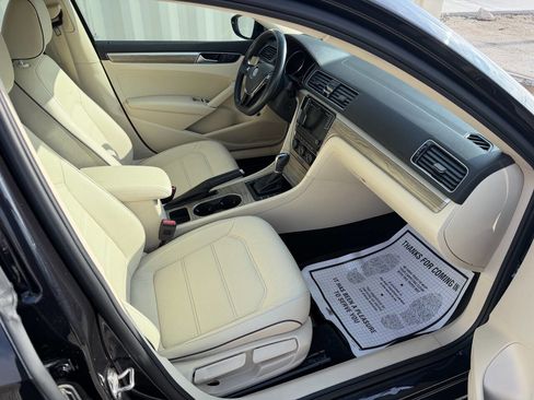 Used 2018 Volkswagen Passat 2.0T SE image 17