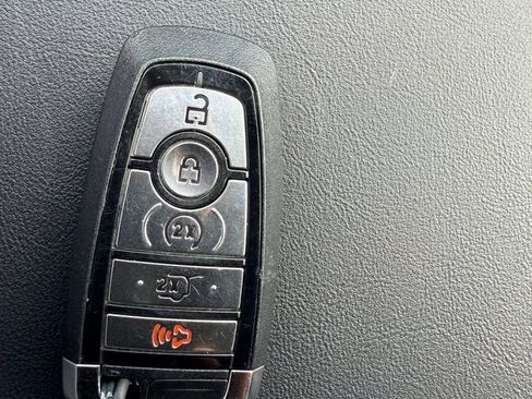 Used 2025 Ford Explorer ST-Line w/ ST-Line Street Pack AWD/4WD image 30