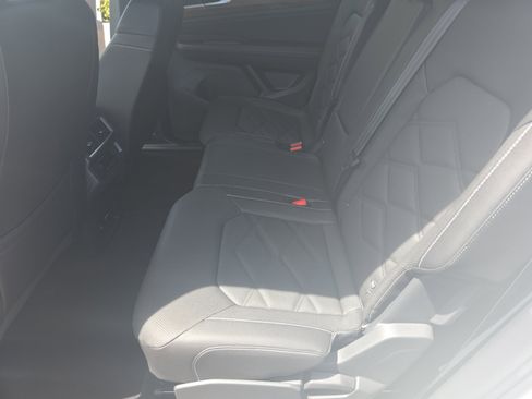 Used 2026 Volkswagen Atlas SE FWD image 17