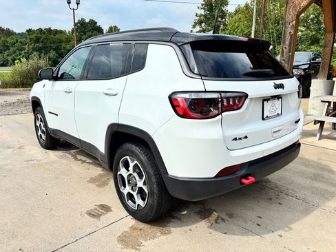 Used 2022 Jeep Compass Trailhawk w/ Sun and Sound Group AWD/4WD image 2