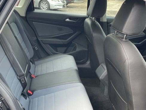 Used 2025 Volkswagen Jetta SE FWD image 24