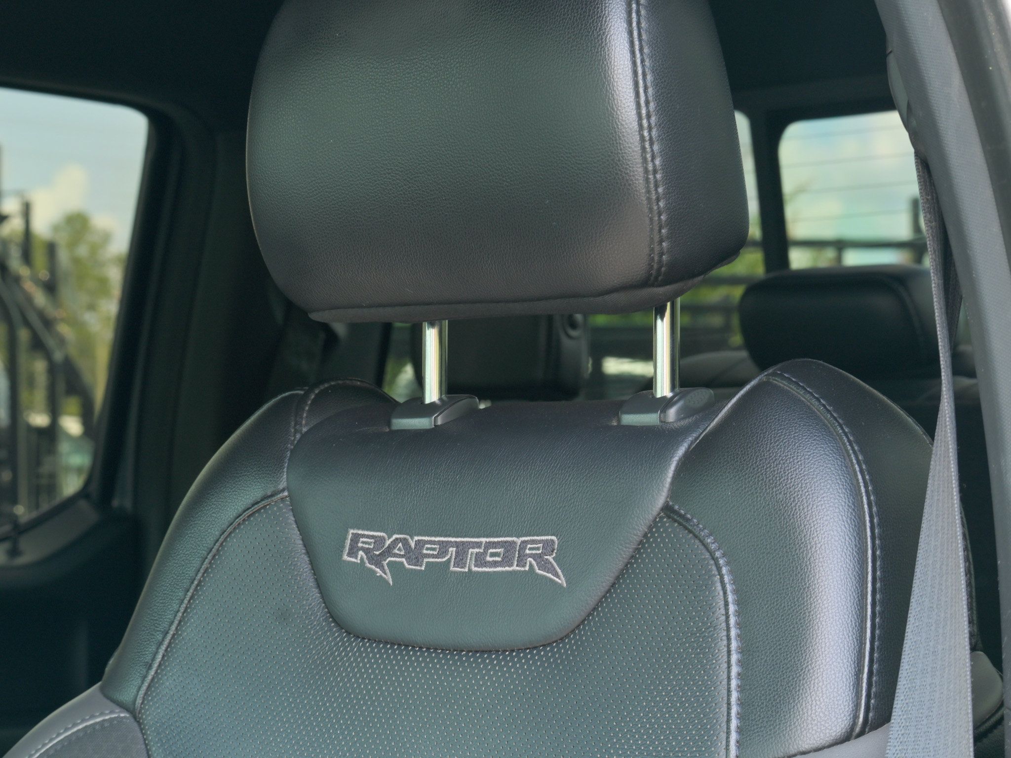 Used 2019 Ford F150 Raptor w/ Equipment Group 802A Luxury AWD/4WD image 21