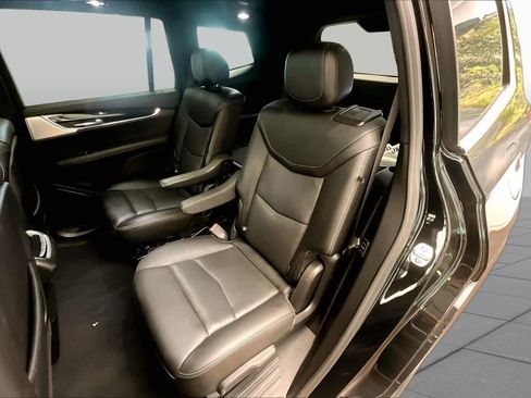 Used 2024 Cadillac XT6 Premium Luxury FWD image 21