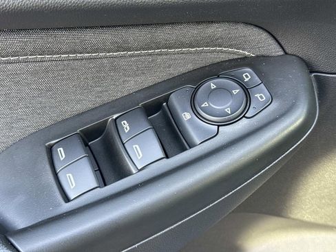 Used 2023 Chevrolet TrailBlazer ACTIV w/ Technology Package FWD image 17