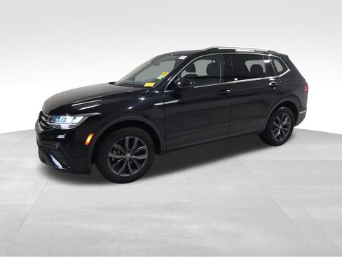 Used 2023 Volkswagen Tiguan SE w/ Panoramic Sunroof Package AWD/4WD image 26