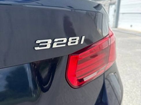 Used 2016 BMW 328i xDrive Sedan AWD/4WD image 10