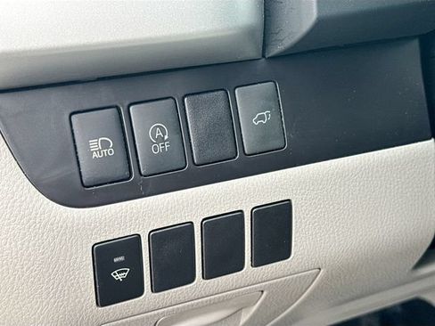Used 2019 Toyota Highlander XLE AWD/4WD image 10