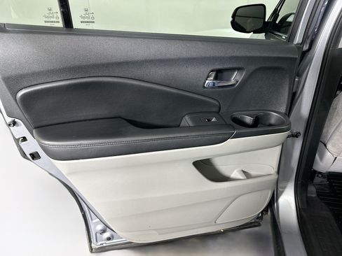 Used 2020 Honda Pilot EX image 25