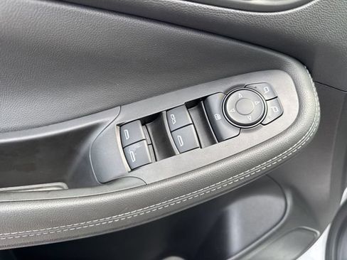 Used 2023 Buick Encore GX Preferred w/ Cold Weather Comfort Package FWD image 9