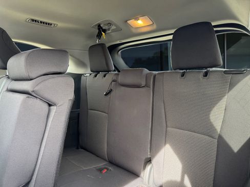 Used 2025 Toyota Highlander LE image 15