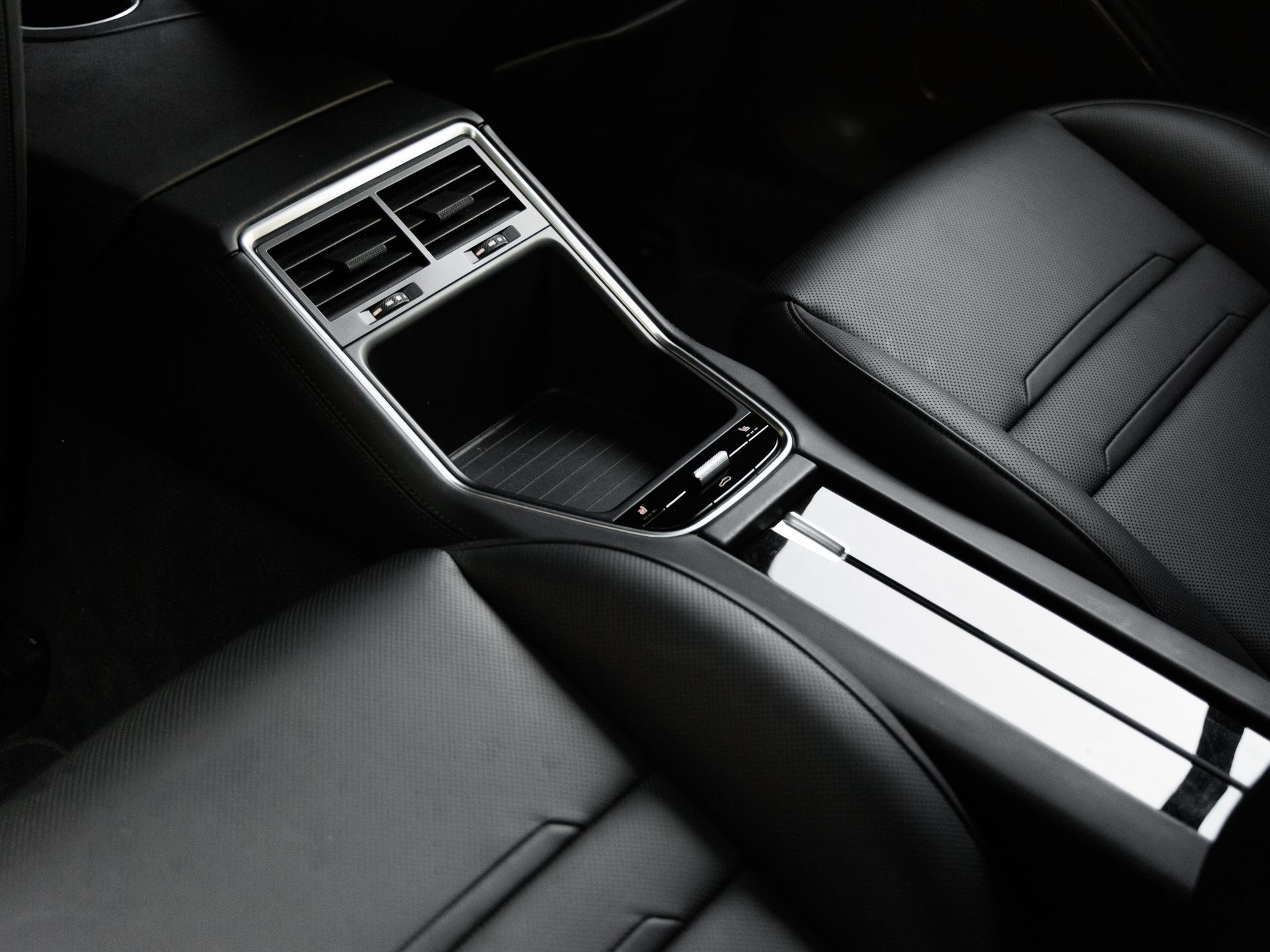 Certified 2018 Porsche Panamera 4S AWD/4WD image 24