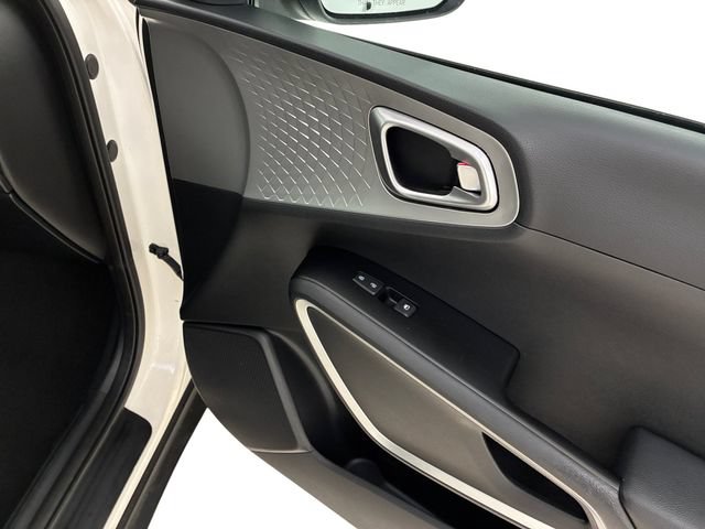 Used 2024 Kia Soul LX w/ Option Group 015 FWD image 15