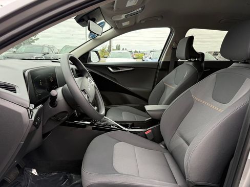 Certified 2024 Kia Niro LX FWD image 16